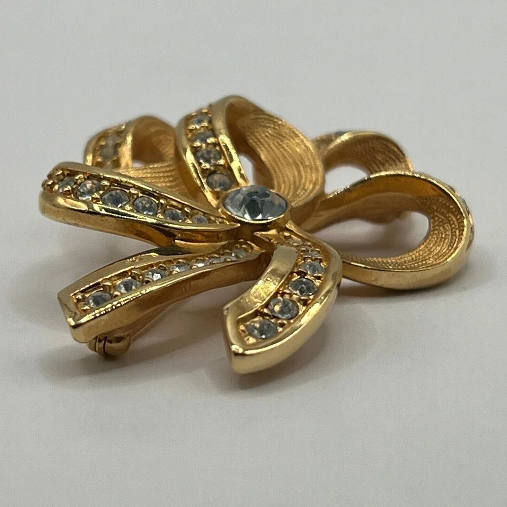 Swarovski Crystal‎ Bow Brooch Swirl Brushed Gold Tone Pin